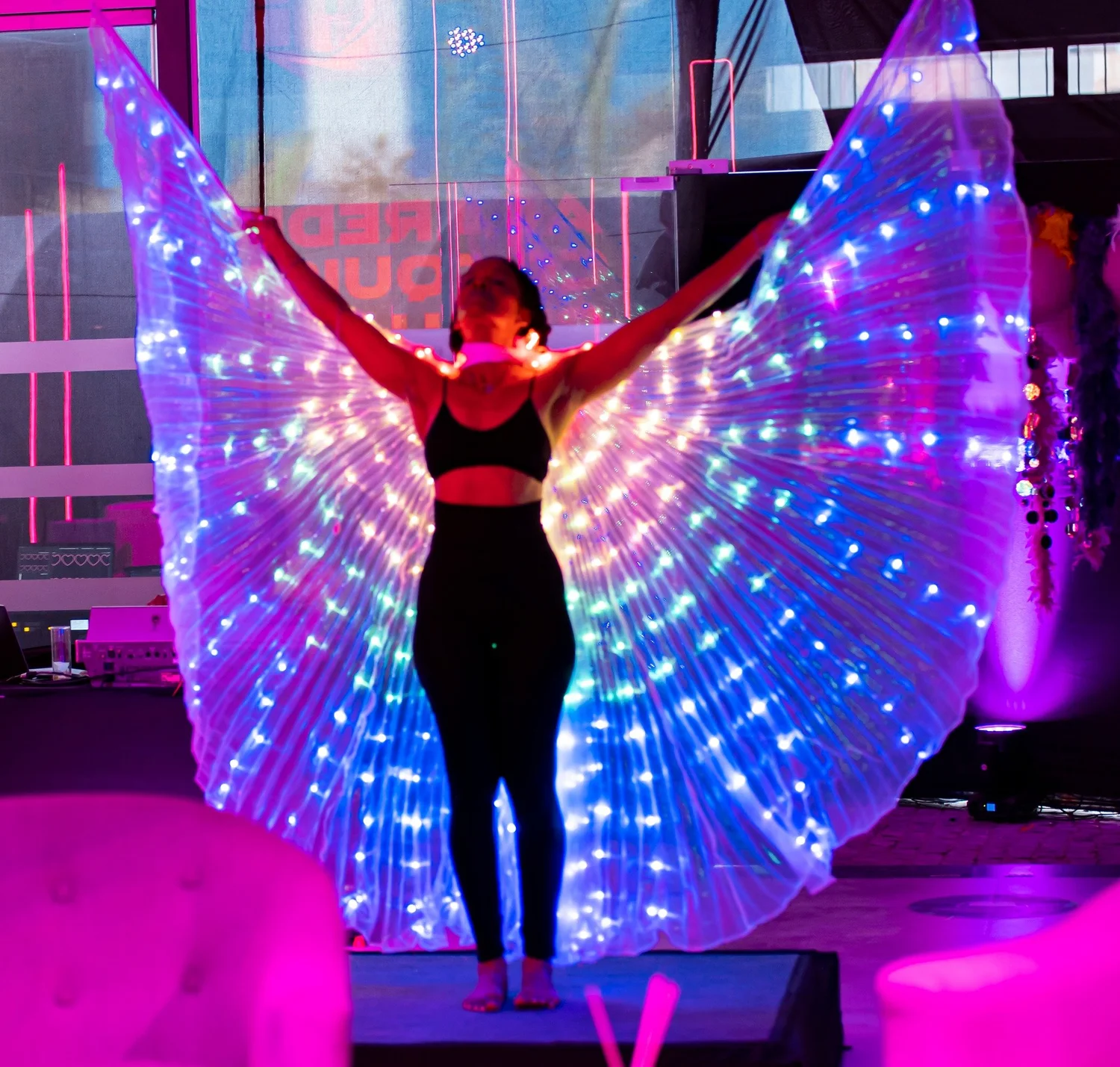 Performance at the Os Visionários launch event